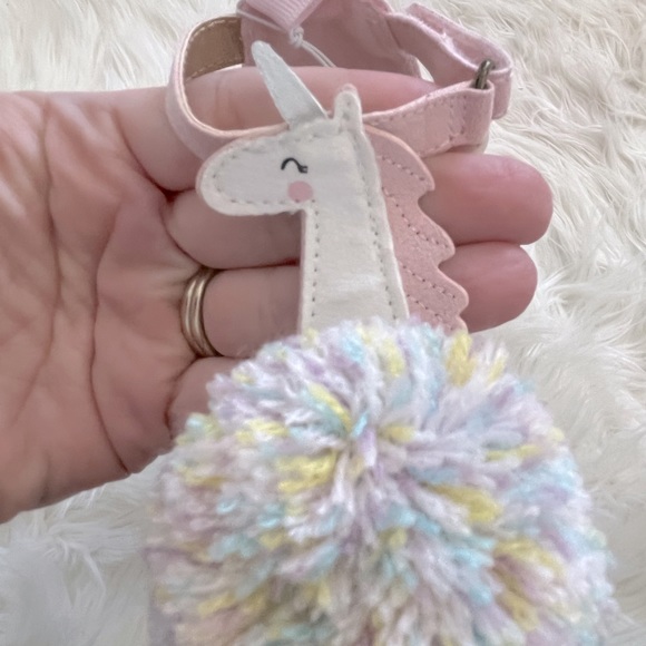 Toddler size 5 old navy unicorn sandals - Picture 4 of 4